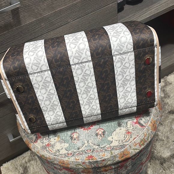 Michael Kors Grayson Logo White/Brown Satchel with Gold Accents - Picture 7 of 9